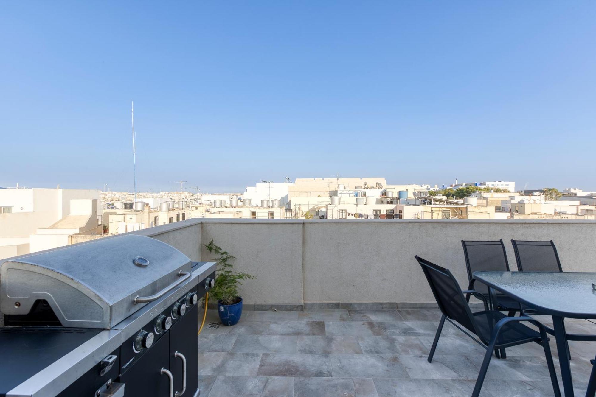 Annitchka Mansions - Penthouse In Central Malta بيركيركارا المظهر الخارجي الصورة