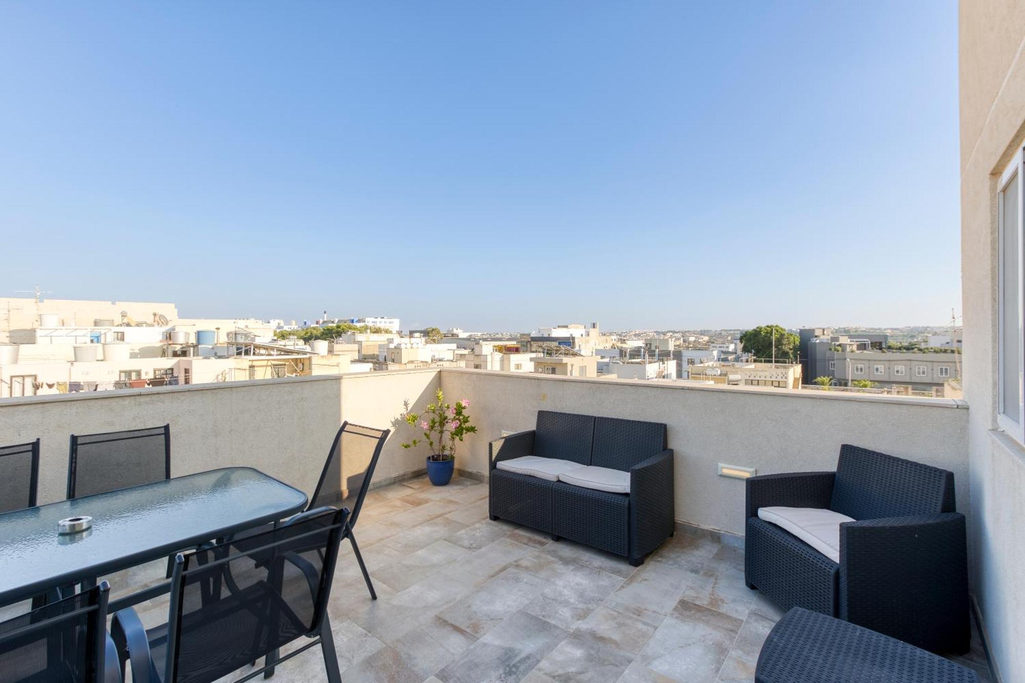 Annitchka Mansions - Penthouse In Central Malta بيركيركارا المظهر الخارجي الصورة