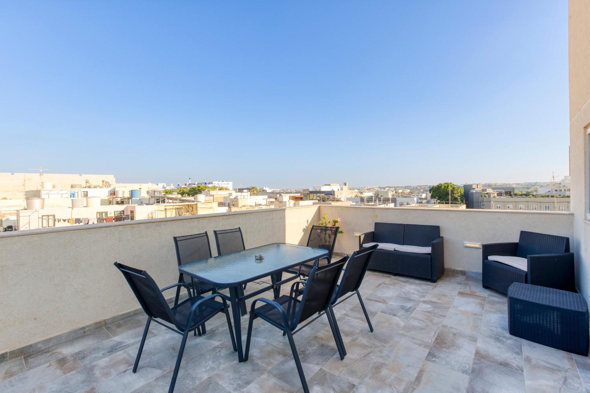 Annitchka Mansions - Penthouse In Central Malta بيركيركارا المظهر الخارجي الصورة