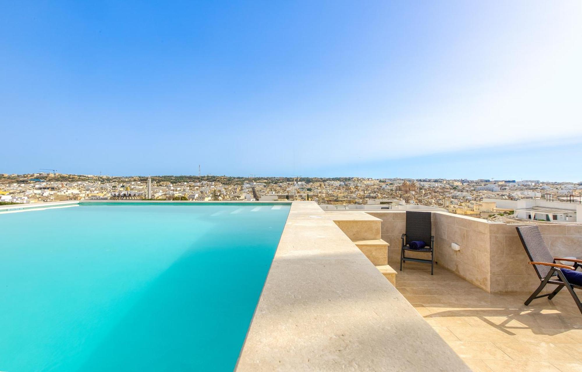 Annitchka Mansions - Penthouse In Central Malta بيركيركارا المظهر الخارجي الصورة