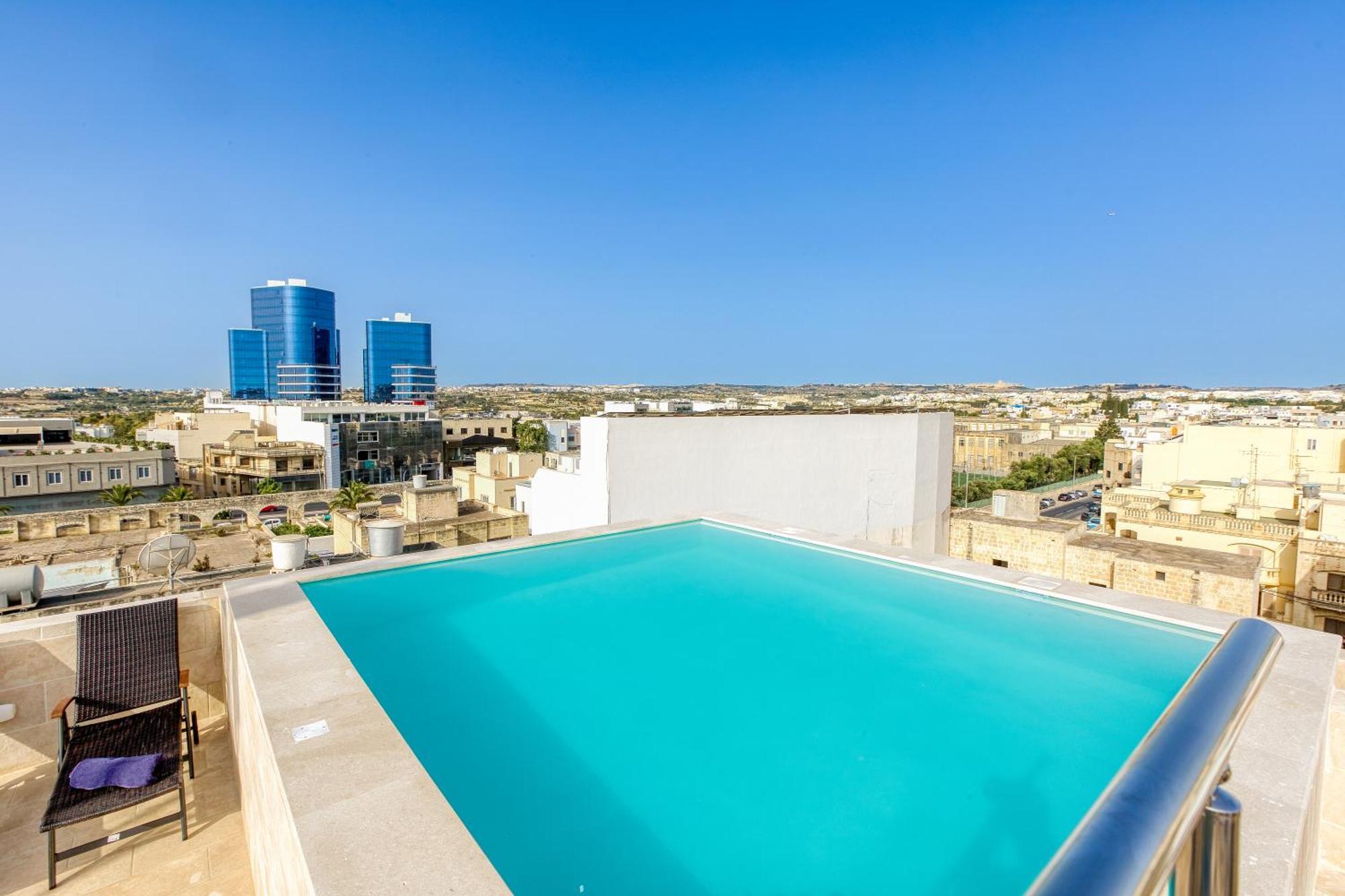 Annitchka Mansions - Penthouse In Central Malta بيركيركارا المظهر الخارجي الصورة