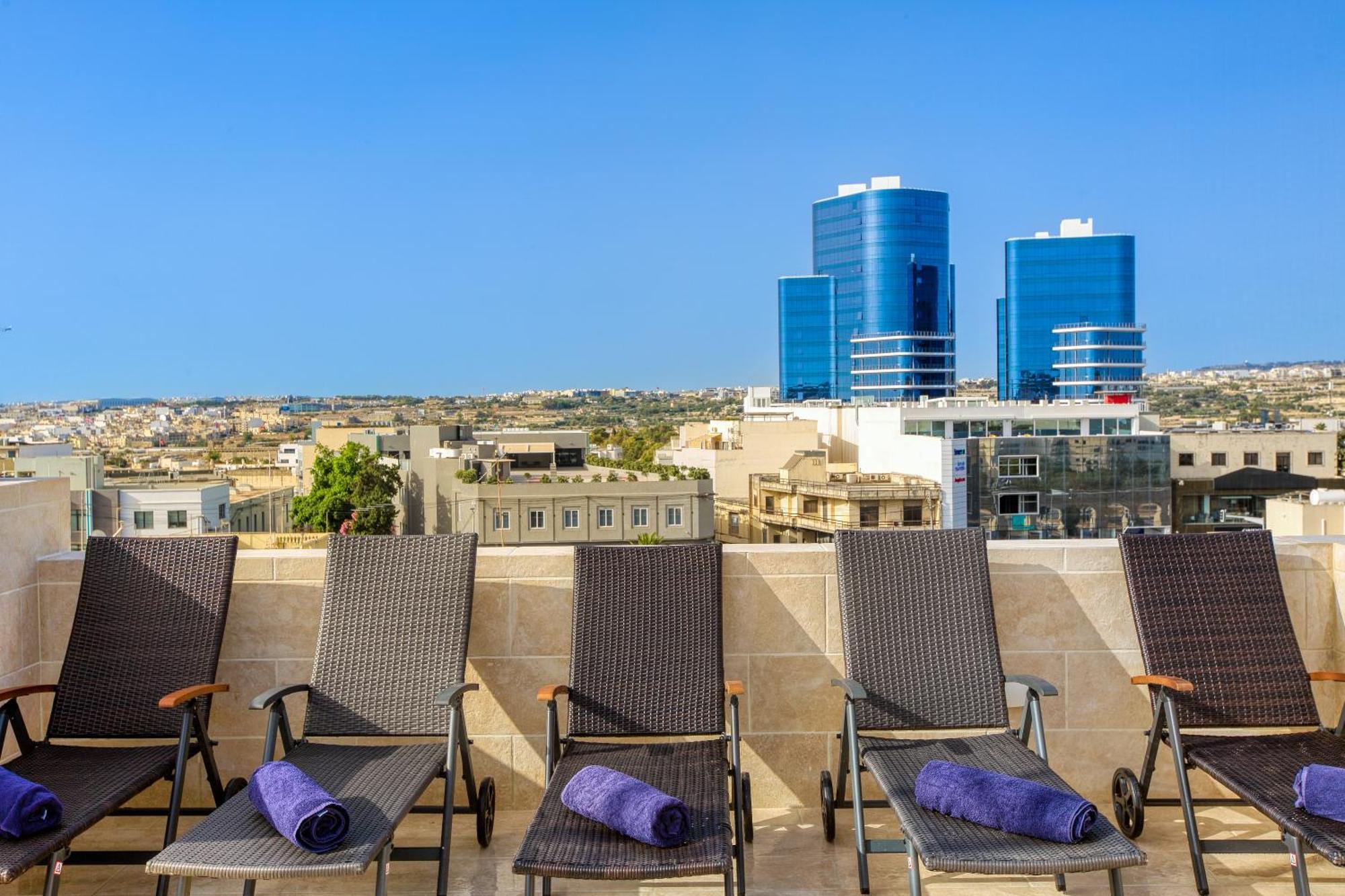 Annitchka Mansions - Penthouse In Central Malta بيركيركارا المظهر الخارجي الصورة